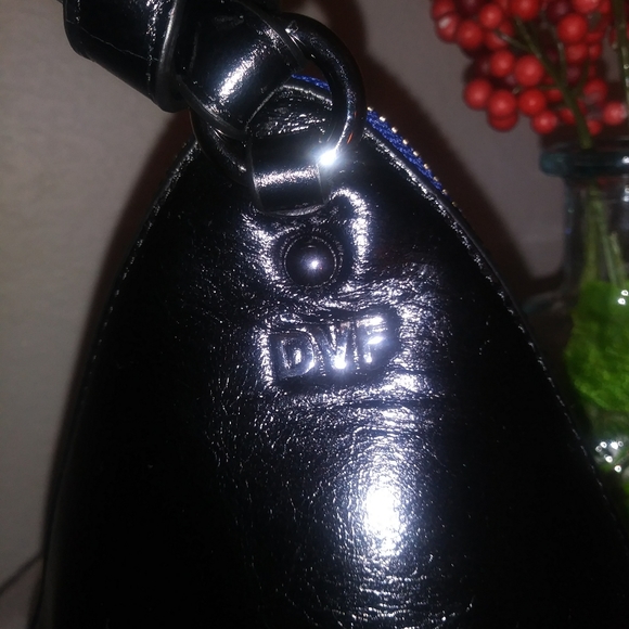 NWT-DVF triangle miaudiere w/ strap - Picture 4 of 6